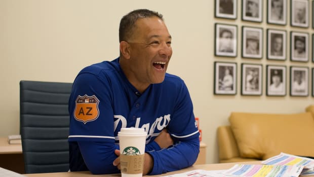 dave-roberts-dodgers-office.jpg